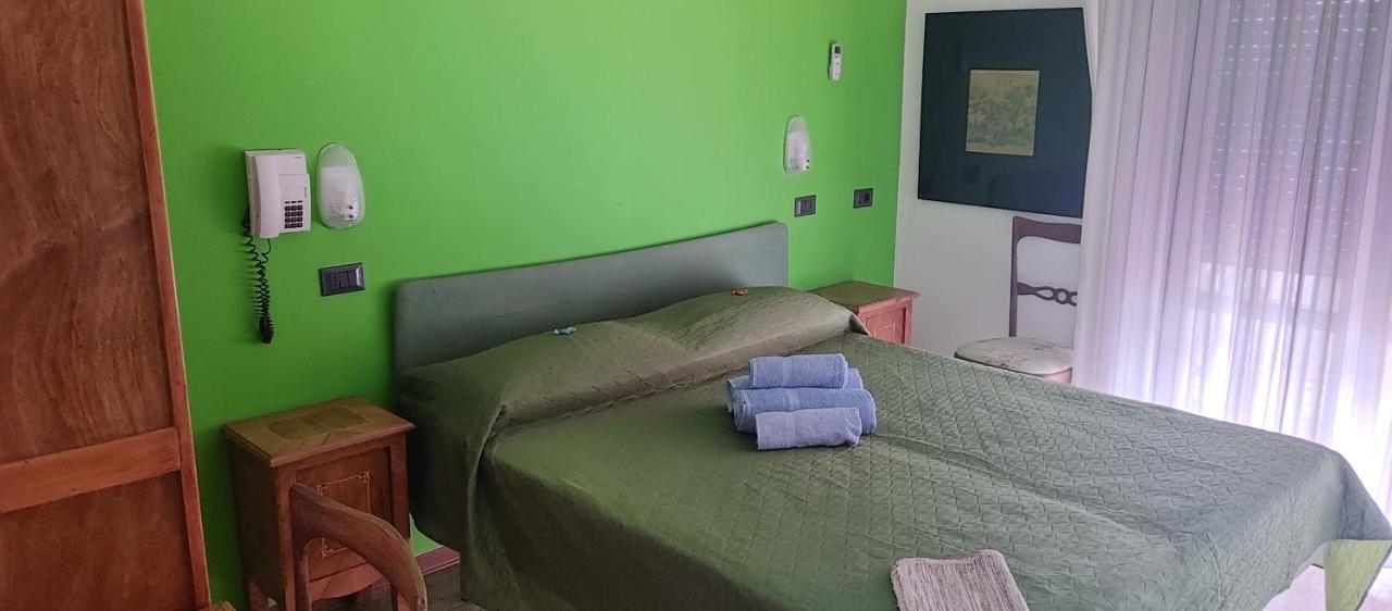 Hotel Adriatico Bellaria-Igea Marina Bagian luar foto