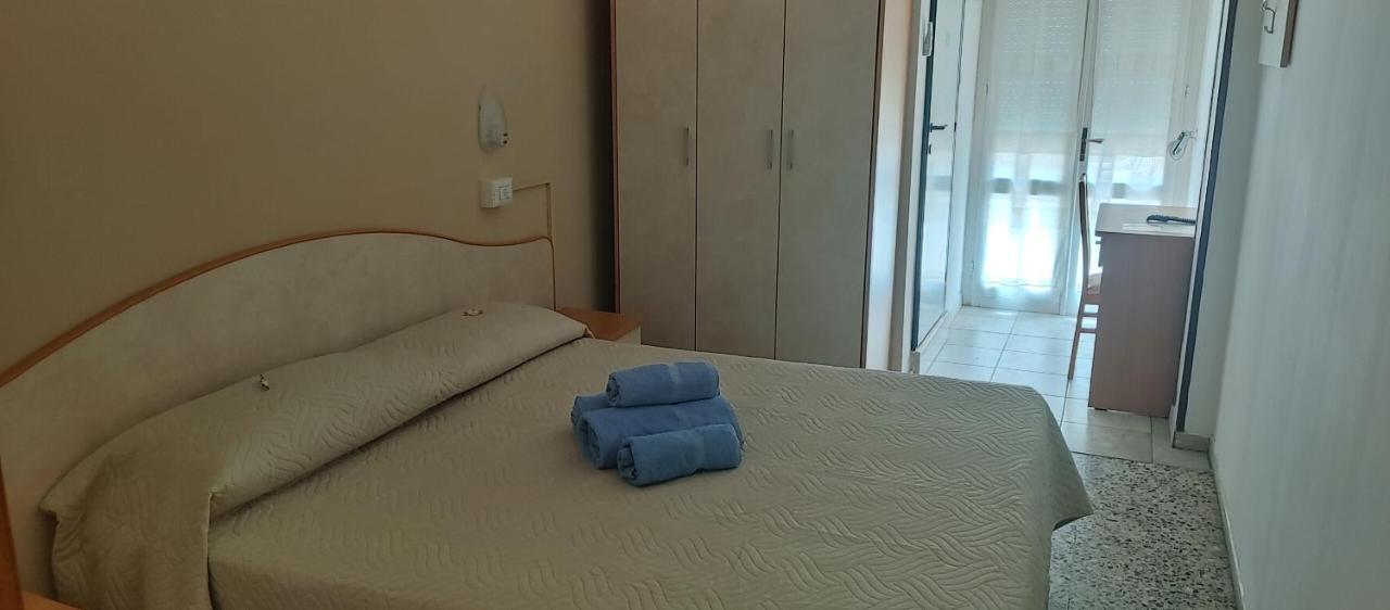 Hotel Adriatico Bellaria-Igea Marina Bagian luar foto