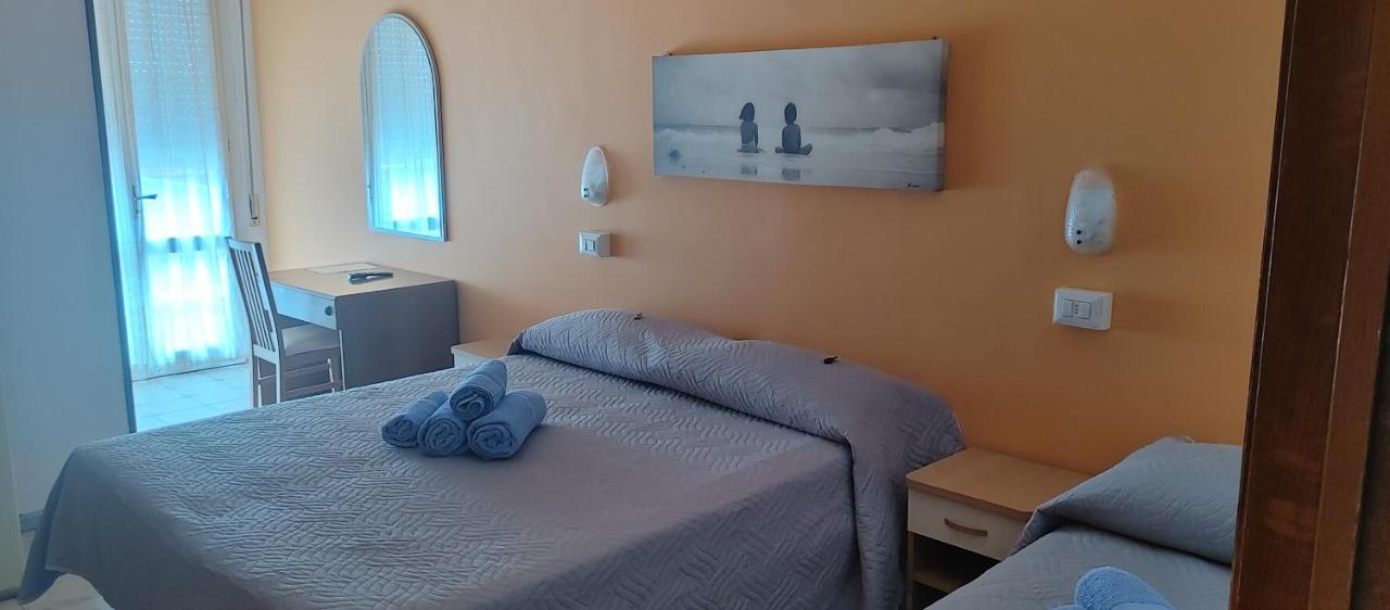 Hotel Adriatico Bellaria-Igea Marina Bagian luar foto