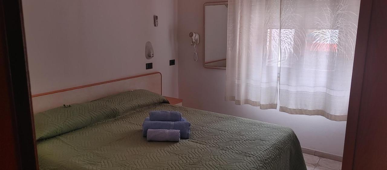 Hotel Adriatico Bellaria-Igea Marina Bagian luar foto