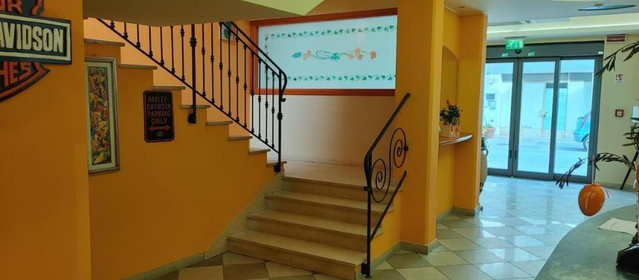 Hotel Adriatico Bellaria-Igea Marina Bagian luar foto